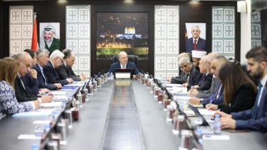 السلطة الفلسطينية تُلوّح بإغلاق مؤسساتها وتبحث عن شماعة جديدة